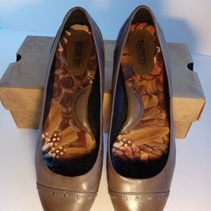 Born Lola Women's Gray Flat Slip On